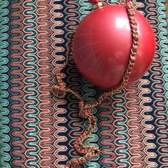 Pearl Ball Bag - Picture 3 of 6